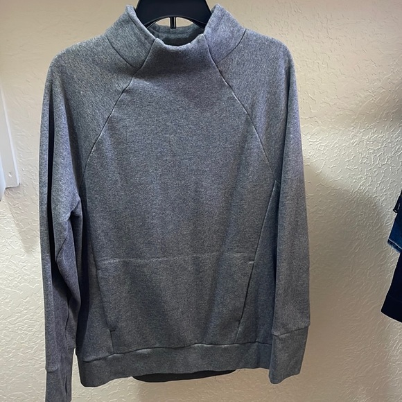 Sweaters - Fabletics Sweatshirt